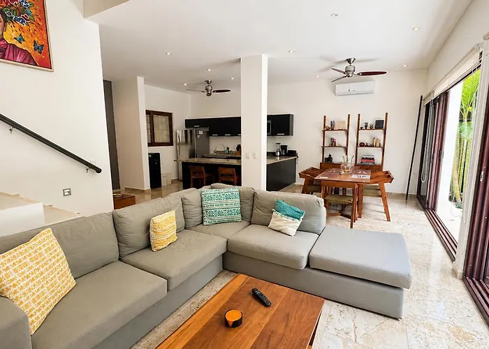 Townhome With Private Rooftop & Jacuzzi - Beach Across Street